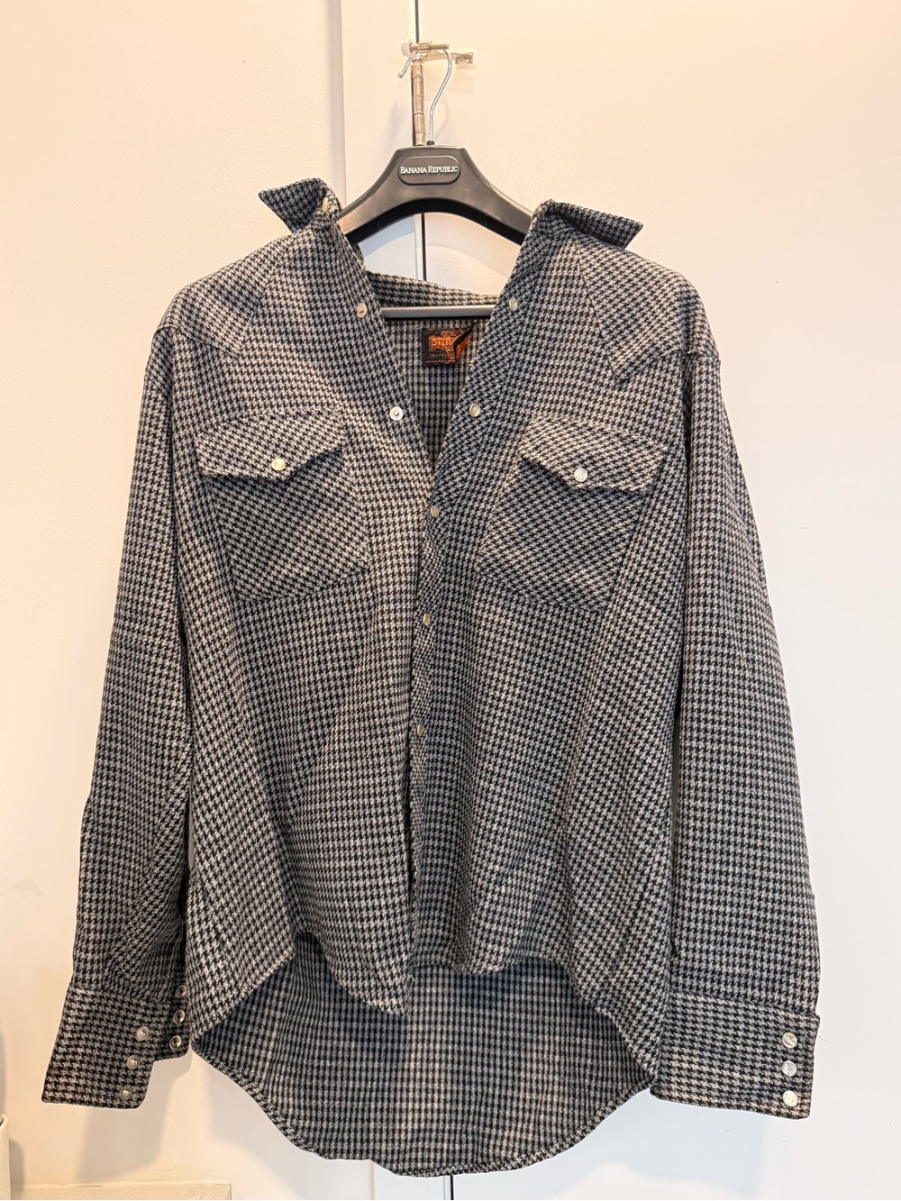 Skies Are Blue Black & White Houndstooth Lightweight Shirt Jacket
